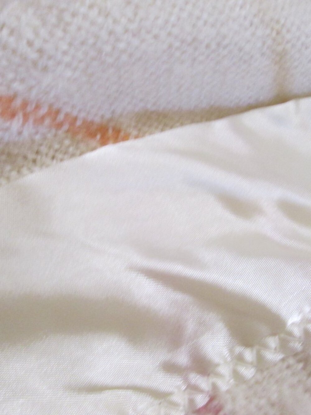 VTG FARBIO wool blend blanket 72 x84 white pastel stripes silky ends - Picture 3 of 7